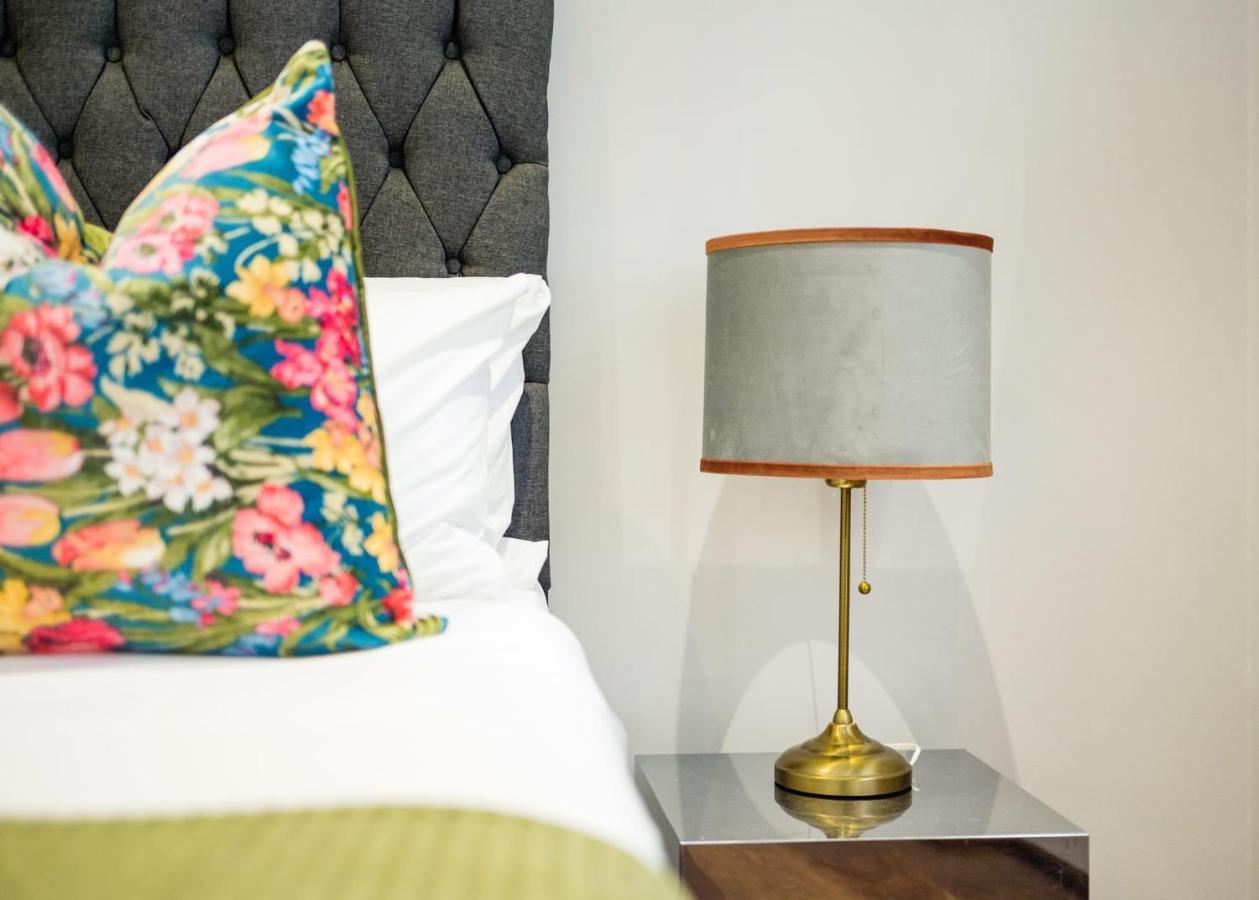 Modernized South Kensington Apartments London Eksteriør billede