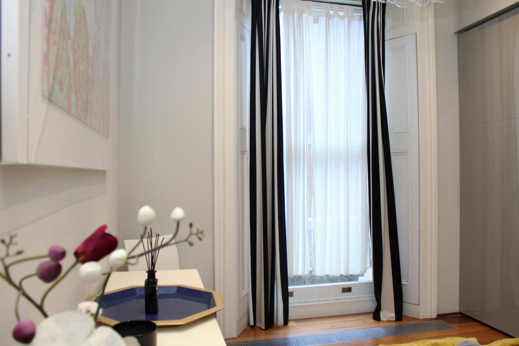 Modernized South Kensington Apartments London Eksteriør billede